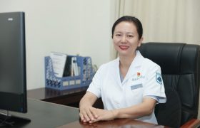 海南省人民医院副院长陈峰发言。受访者供图
